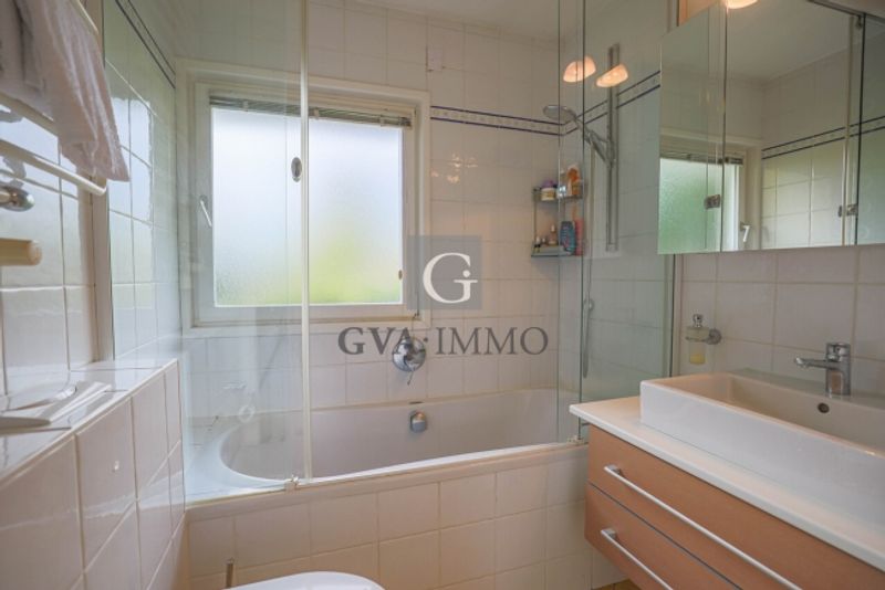 Wunderschöne Villa in absoluter Ruhe auf einem wunderschön bepflanzten Grundstück - 9