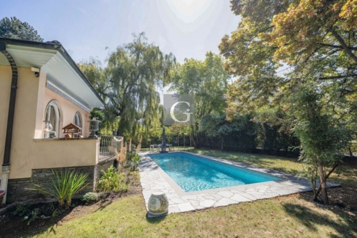 Charmante Villa mit Landschaftsgarten und Pool in Chêne-Bougeries - 1