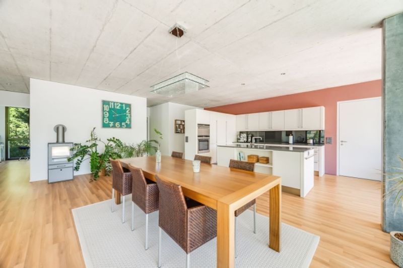 Helle Parterre-Wohnung mit beeindruckendem Sitzplatz und Aussicht in 6440 Ingenbohl-Brunnen - 3