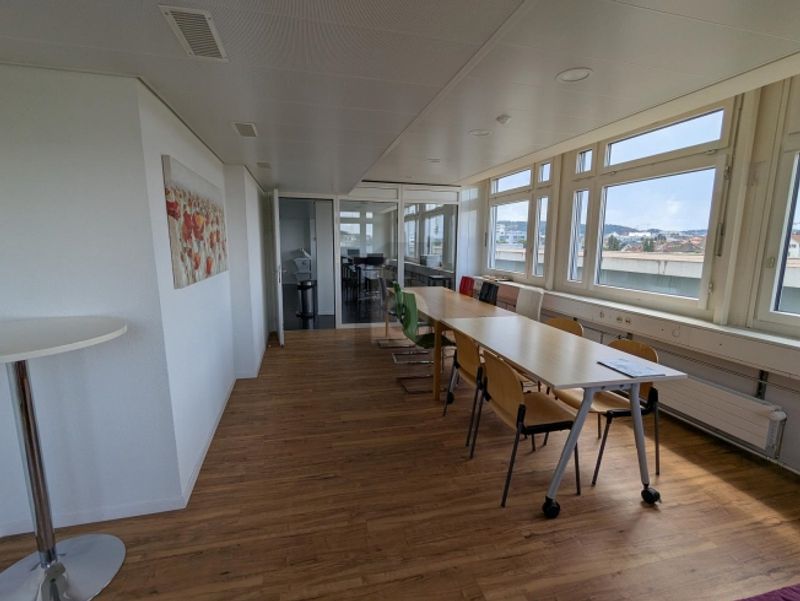 FLEXIBEL MIT EMPFANG, TERRASSE UND WARENLIFT - 3