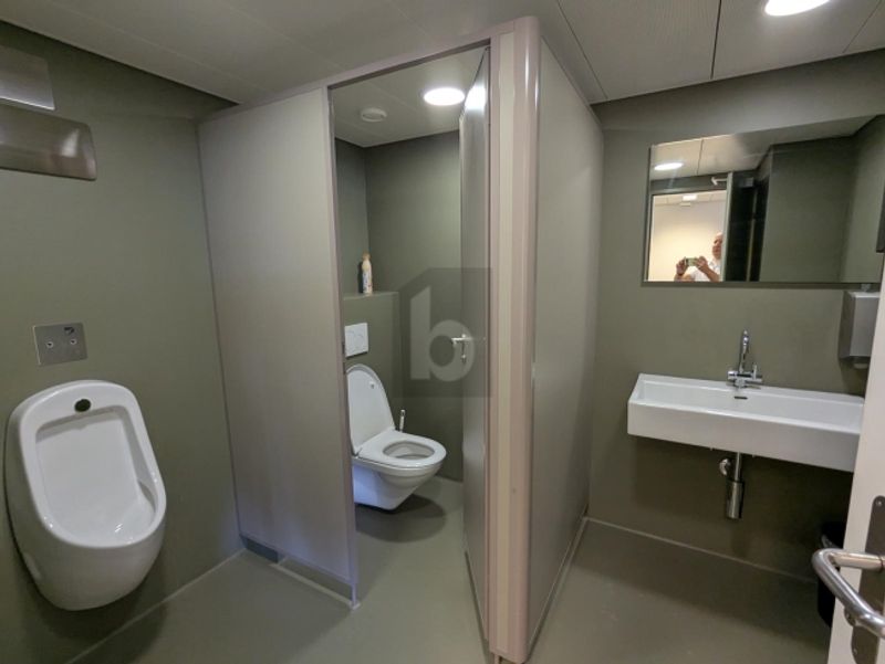 FLEXIBEL MIT EMPFANG, TERRASSE UND WARENLIFT - 5