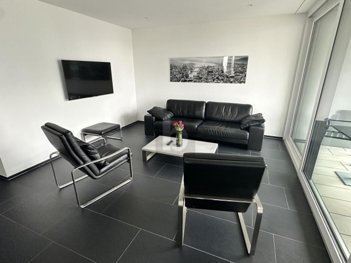 STILVOLL MIT EINZIGARTIGER 360° DACHTERRASSE - 1