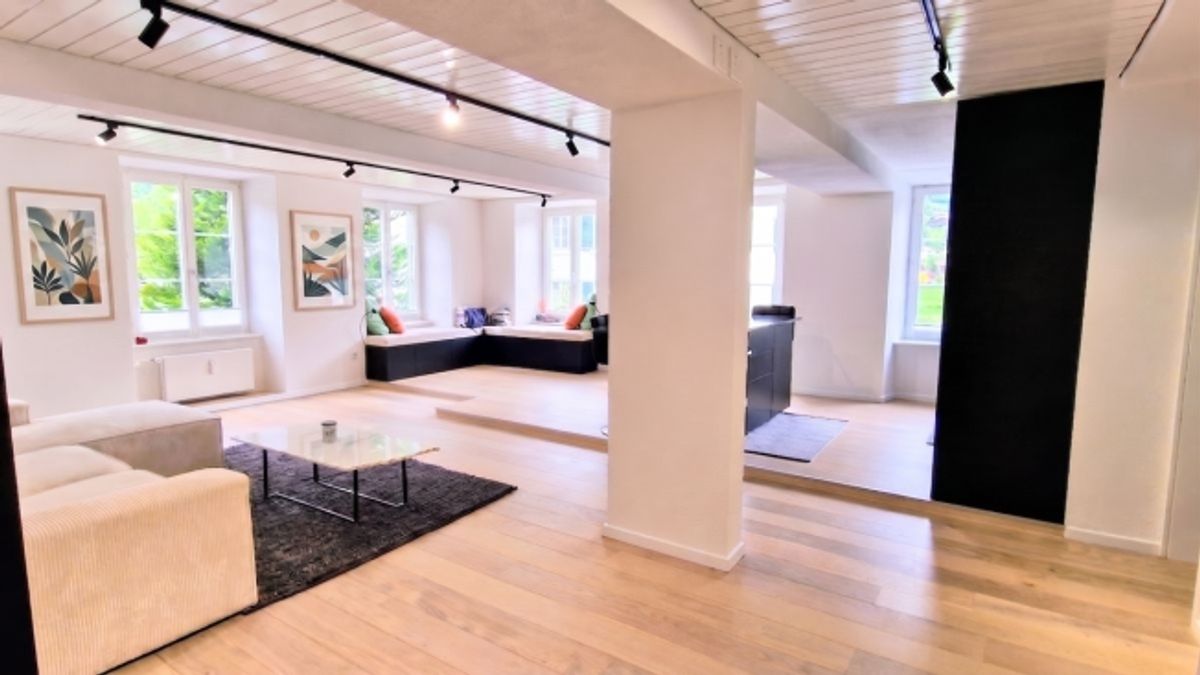 Exklusive 4.5 Zimmer-Wohnung mit 118m2 Wohnfläche - komplett renoviert in Glarus Süd - 2