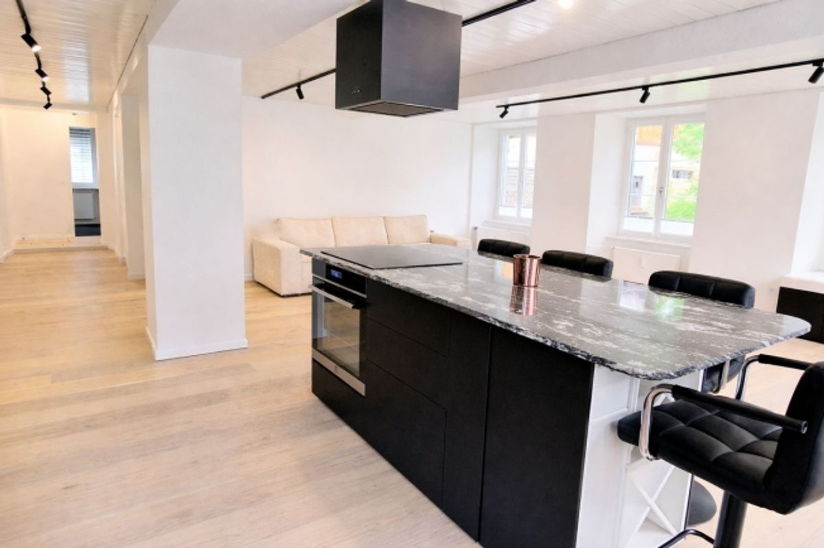 Exklusive 4.5 Zimmer-Wohnung mit 118m2 Wohnfläche - komplett renoviert in Glarus Süd - 3