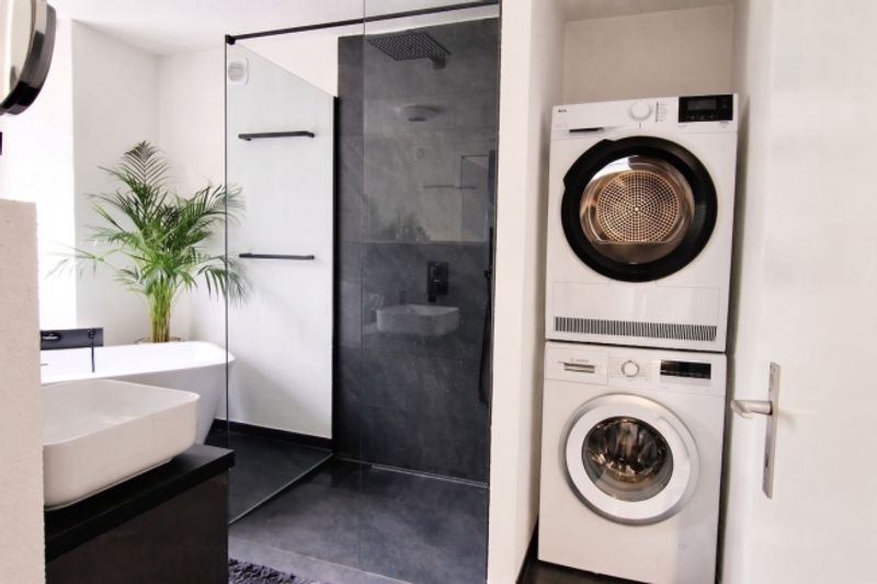 Exklusive 4.5 Zimmer-Wohnung mit 118m2 Wohnfläche - komplett renoviert in Glarus Süd - 5