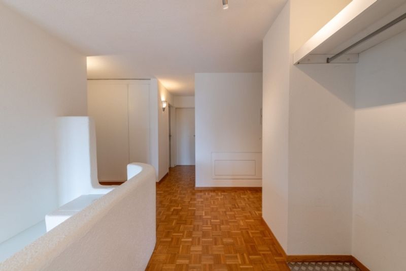 Attraktive Hochparterre-Wohnung mit Cheminée und viel Stauraum - 12