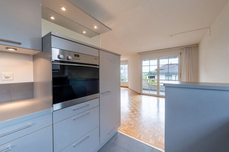 Attraktive Hochparterre-Wohnung mit Cheminée und viel Stauraum - 4