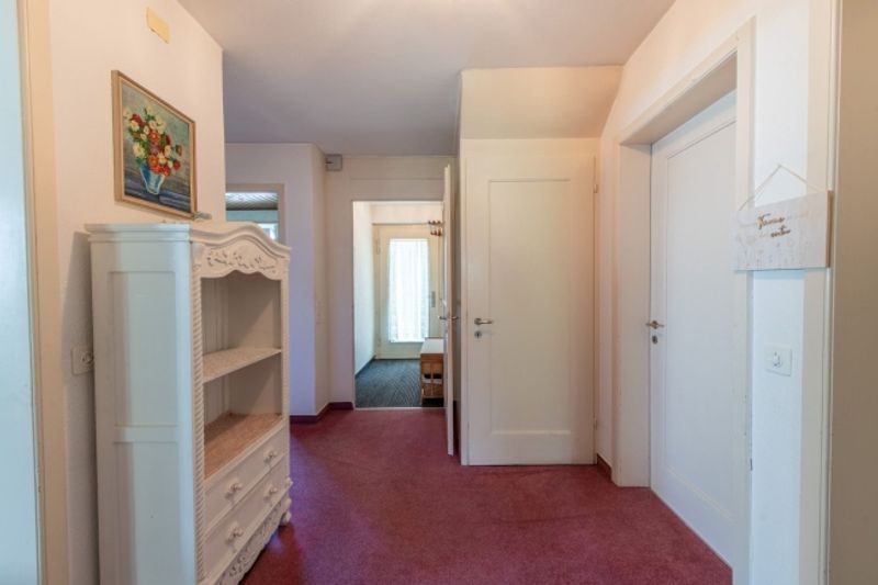 Zentrumsnahes Potenzial Ausbaubares 5-Zimmer-Einfamilienhaus mit grosszügigem Garten - 9