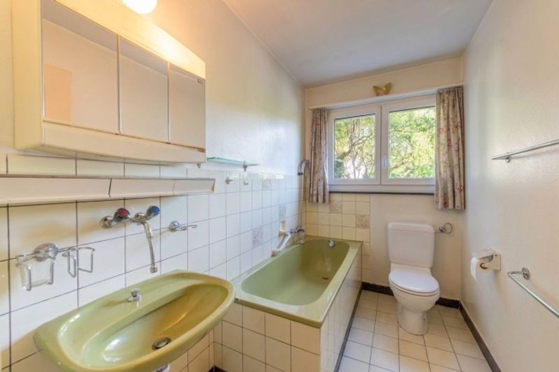 Zentrumsnahes Potenzial Ausbaubares 5-Zimmer-Einfamilienhaus mit grosszügigem Garten - 10