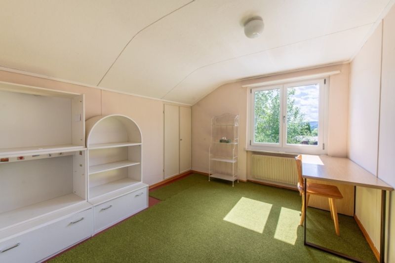 Zentrumsnahes Potenzial Ausbaubares 5-Zimmer-Einfamilienhaus mit grosszügigem Garten - 11