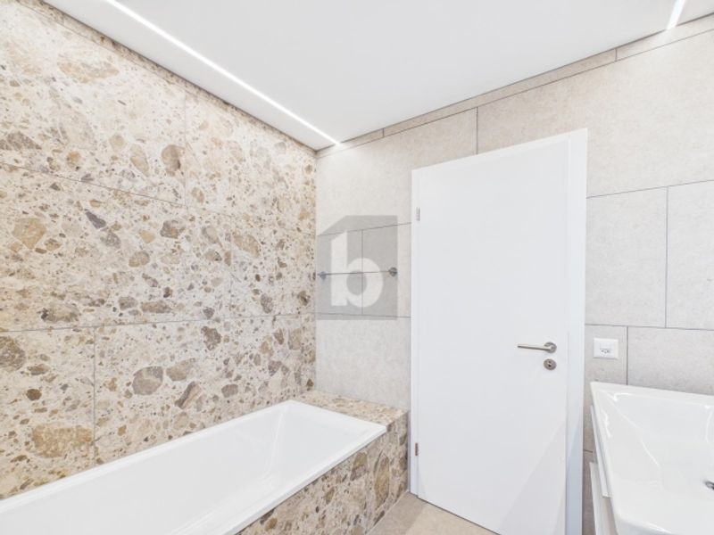 HIGH END AUSBAU, MIT SICHT INS GRÜNE, VIEL PLATZ - 4