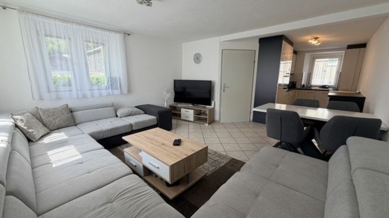 ZWEI 4.5-ZIMMER-HAUSHÄLFTEN - WOHNEN & VERMIETEN IN FLUMS - 8