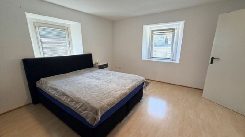 ZWEI 4.5-ZIMMER-HAUSHÄLFTEN - WOHNEN & VERMIETEN IN FLUMS - 11