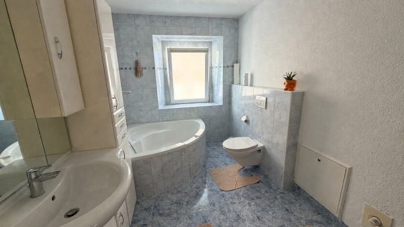 ZWEI 4.5-ZIMMER-HAUSHÄLFTEN - WOHNEN & VERMIETEN IN FLUMS - 15