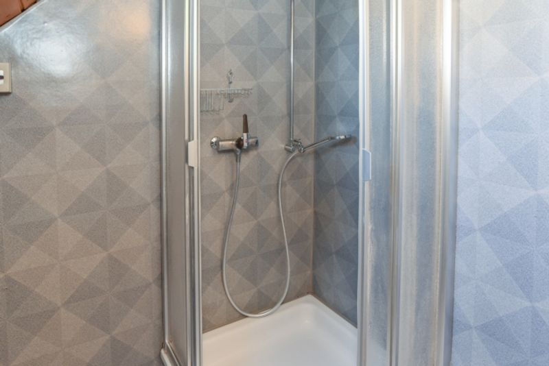 Charmante DG-Wohnung im ruhigen und zentralen Telli-Quartier - 12