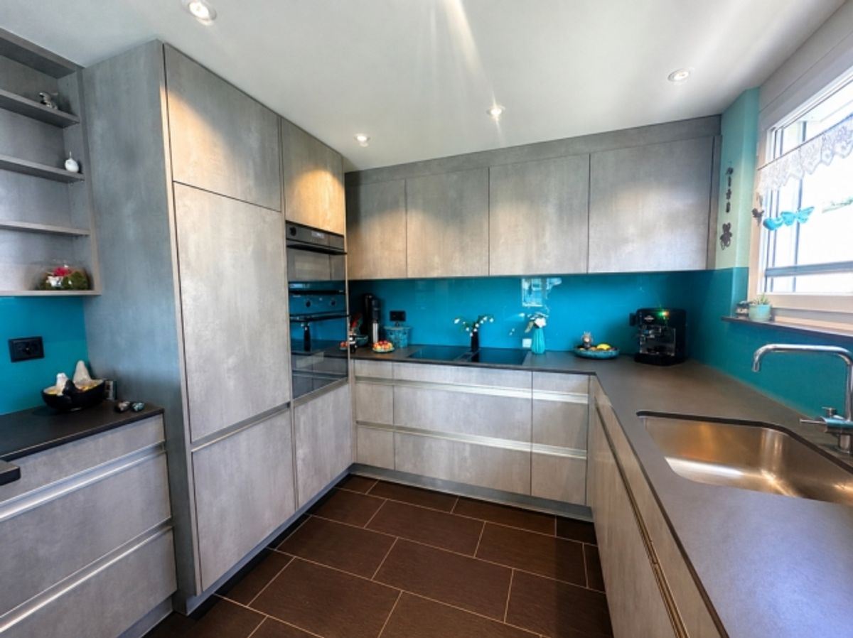 Modernisierte 4.5-Zimmer-Wohnung mit Weitsicht - 0