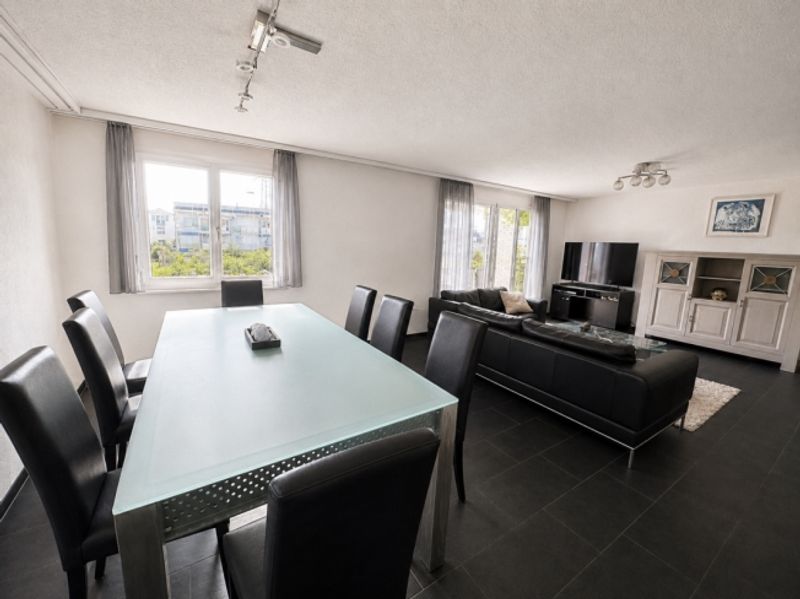Modernisierte 4.5-Zimmer-Wohnung mit Weitsicht - 3