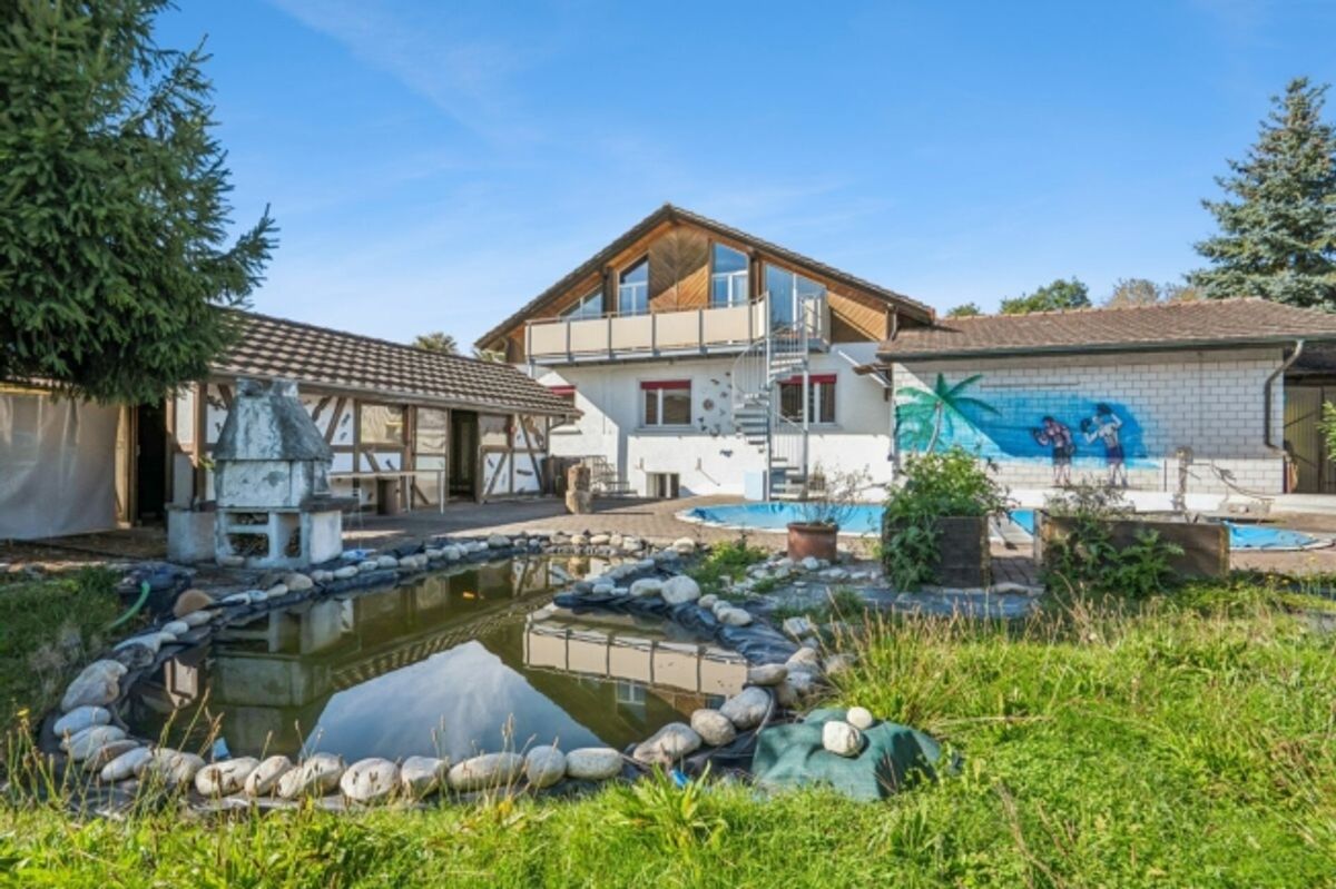 Einfamilienhaus mit grosszügigem Grundstück & vielseitigen Nutzungsmöglichkeiten - 0