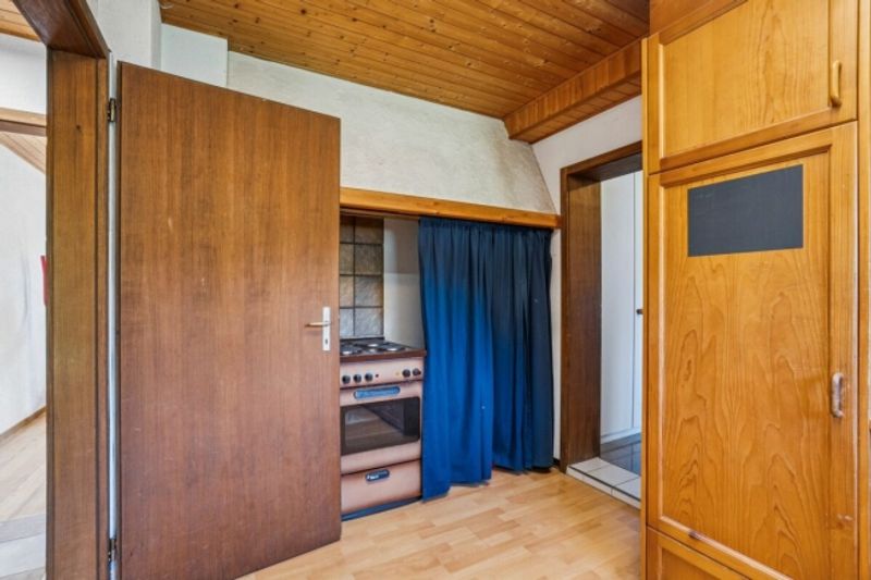 Einfamilienhaus mit grosszügigem Grundstück & vielseitigen Nutzungsmöglichkeiten - 8
