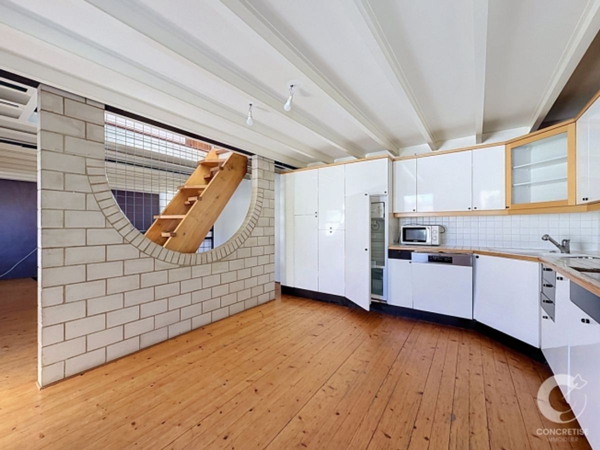 Maison pleine de charme au fort potentiel - 1