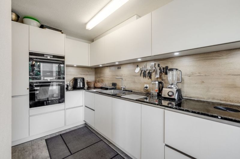 Geräumige und helle 5.5-Zimmer Wohnung mit Weitblick - 4