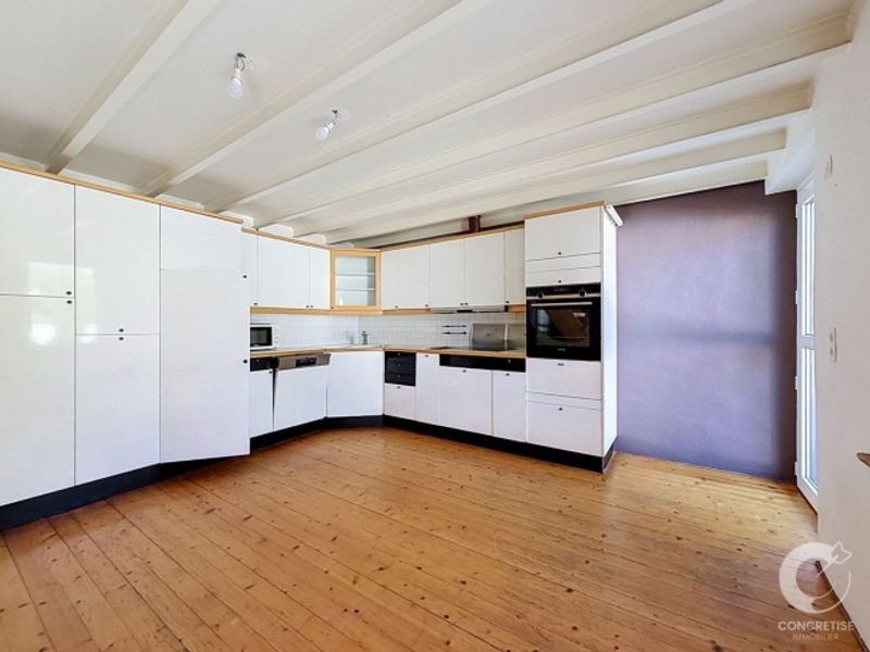 Maison pleine de charme au fort potentiel - 3