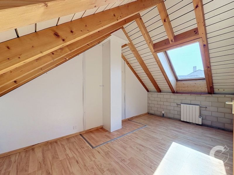 Maison pleine de charme au fort potentiel - 6