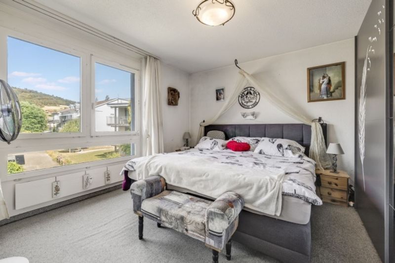 Geräumige und helle 5.5-Zimmer Wohnung mit Weitblick - 8