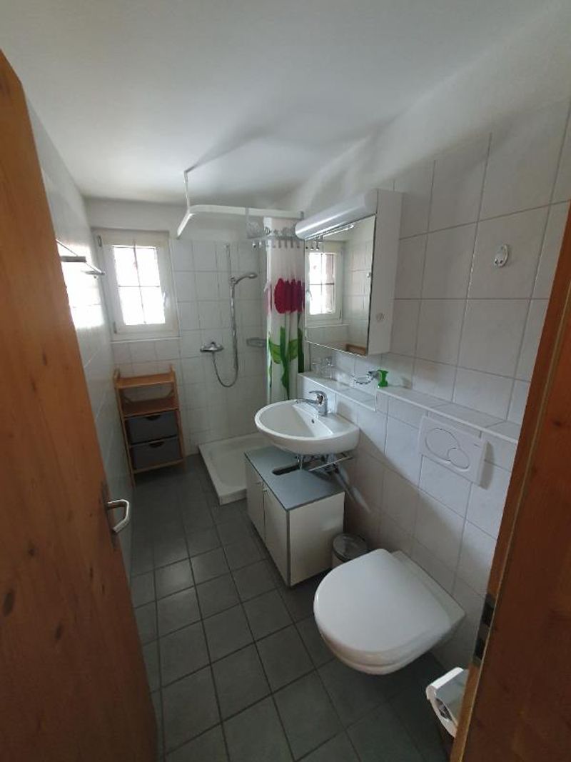 Ruhige 2.5-Zimmer-Wohnung in Surrein - 5