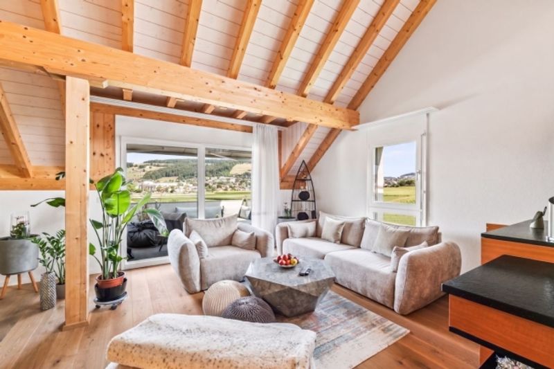 5.5-Zimmer-Maisonette 146 m² Wohnkomfort mit Galerie, Terrasse und Weitsicht - 5