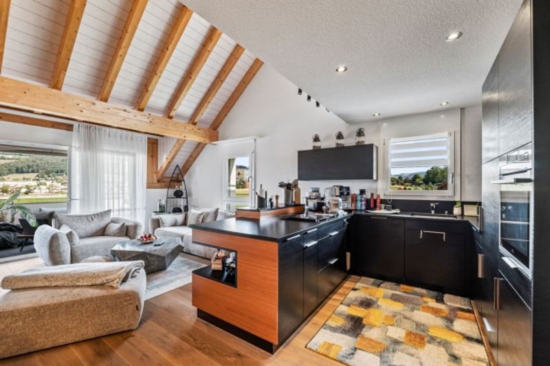 5.5-Zimmer-Maisonette 146 m² Wohnkomfort mit Galerie, Terrasse und Weitsicht - 7