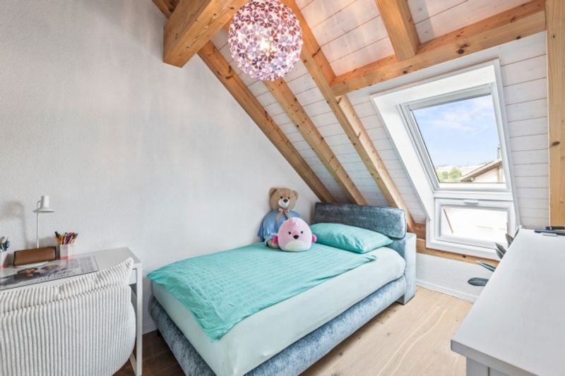 5.5-Zimmer-Maisonette 146 m² Wohnkomfort mit Galerie, Terrasse und Weitsicht - 8