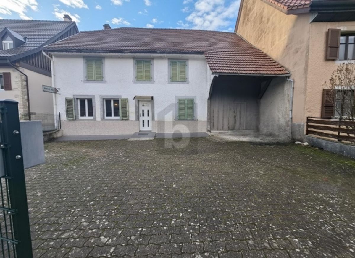 BEAU POTENTIEL, AU COEUR DU VILLAGE - 0
