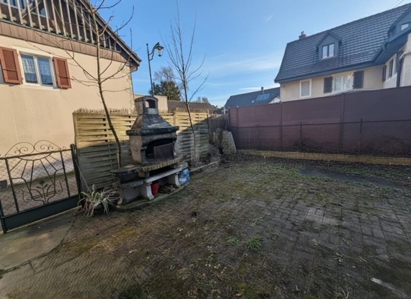BEAU POTENTIEL, AU COEUR DU VILLAGE - 5