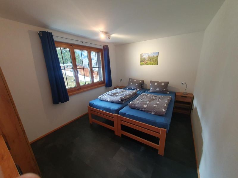 Ruhige 2.5-Zimmer-Wohnung in Surrein - 4