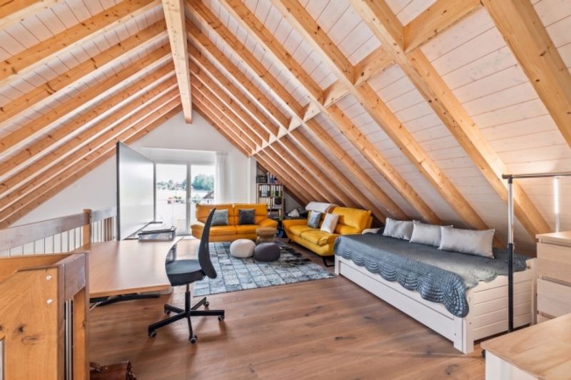 5.5-Zimmer-Maisonette 146 m² Wohnkomfort mit Galerie, Terrasse und Weitsicht - 11