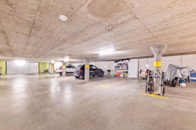 5.5-Zimmer-Maisonette 146 m² Wohnkomfort mit Galerie, Terrasse und Weitsicht - 13