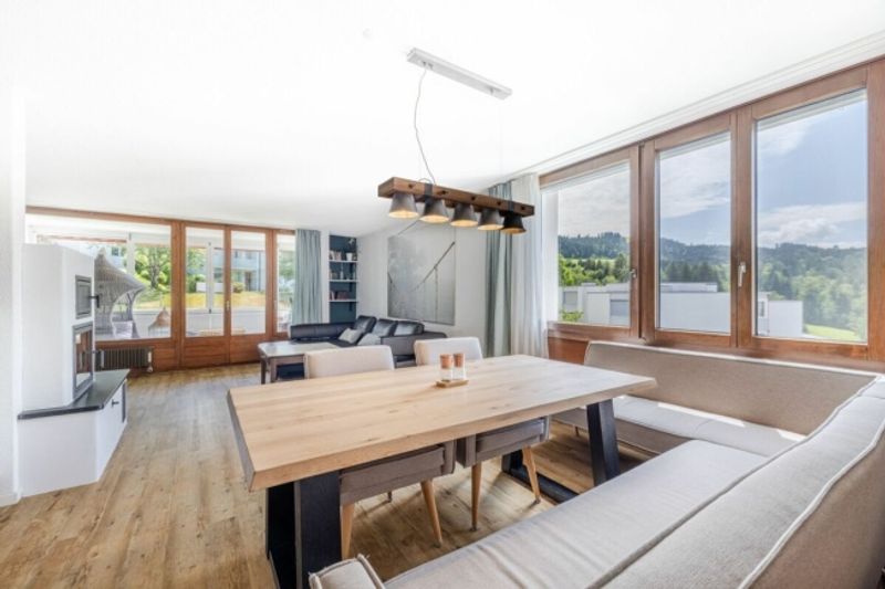 WO RUHE AUF WOHNKOMFORT TRIFFT MODERNE 4.5-ZIMMER-WOHNUNG MIT ZWEI VERGLASTEN BALKONEN - 6