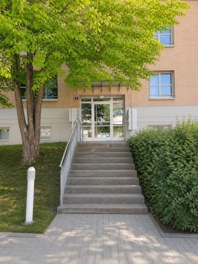 Exklusive Attika- 3.5-Zimmer-Wohnung mit Cheminée in Winterthur Seen - 2