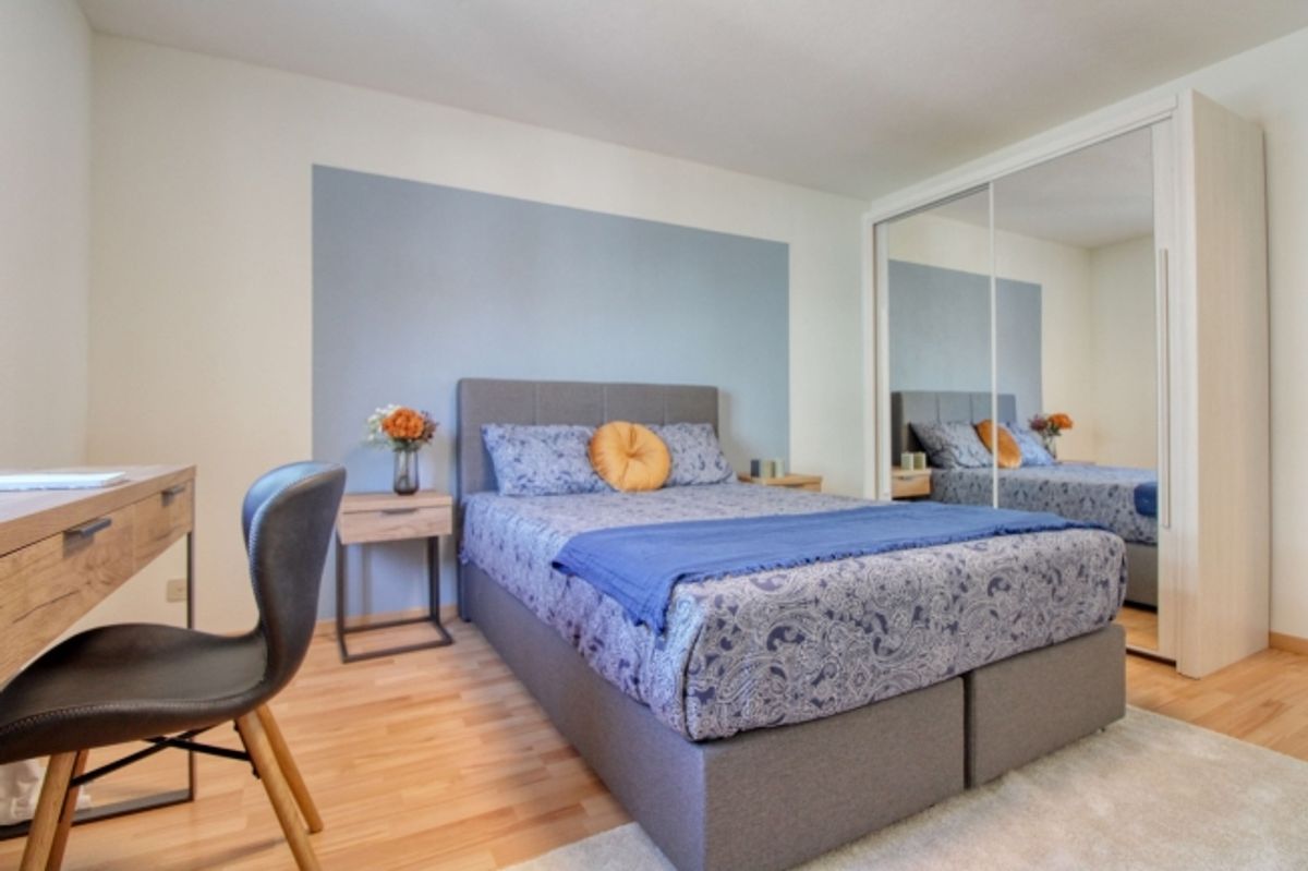 Furnished room in modernised apartment in a top location - 2