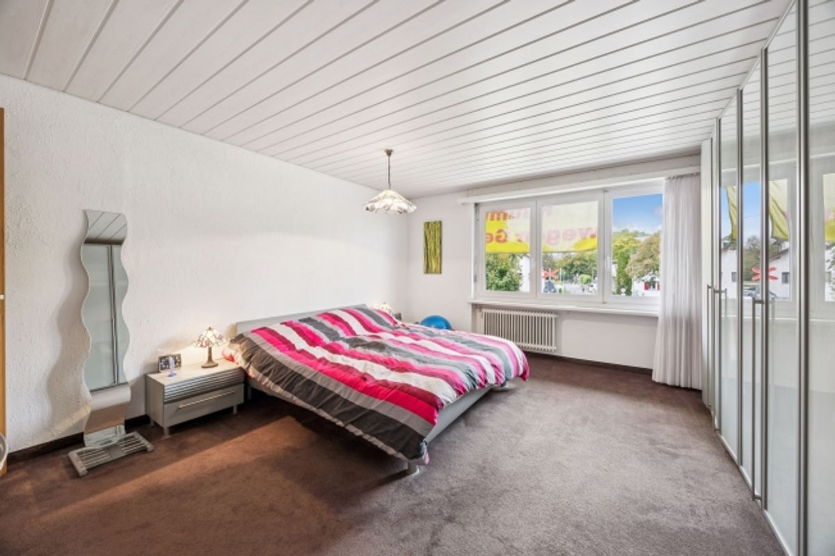 Vielseitiges Wohn- und Geschäftshaus - Oberentfelden, 10 Zimmer - 9