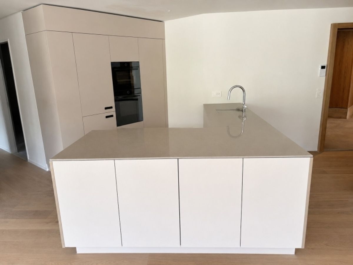 Frei wie ein Vogel - exklusives Wohnen in der 19. Etage! - 1