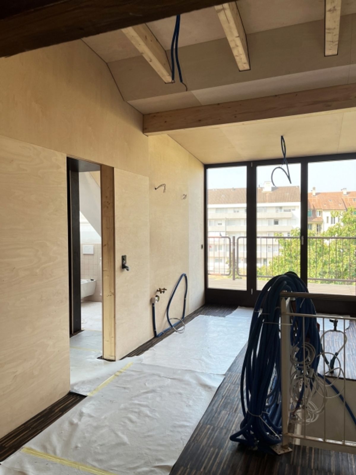Sanierte Dachwohnung mit Balkon im St. Johann! - 1