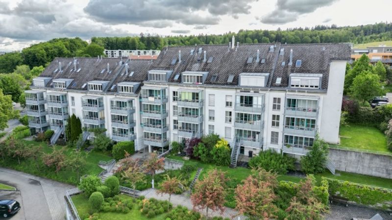 Wohnen mit Komfort eigene Waschmaschine, grosser Balkon & viel Platz - 13
