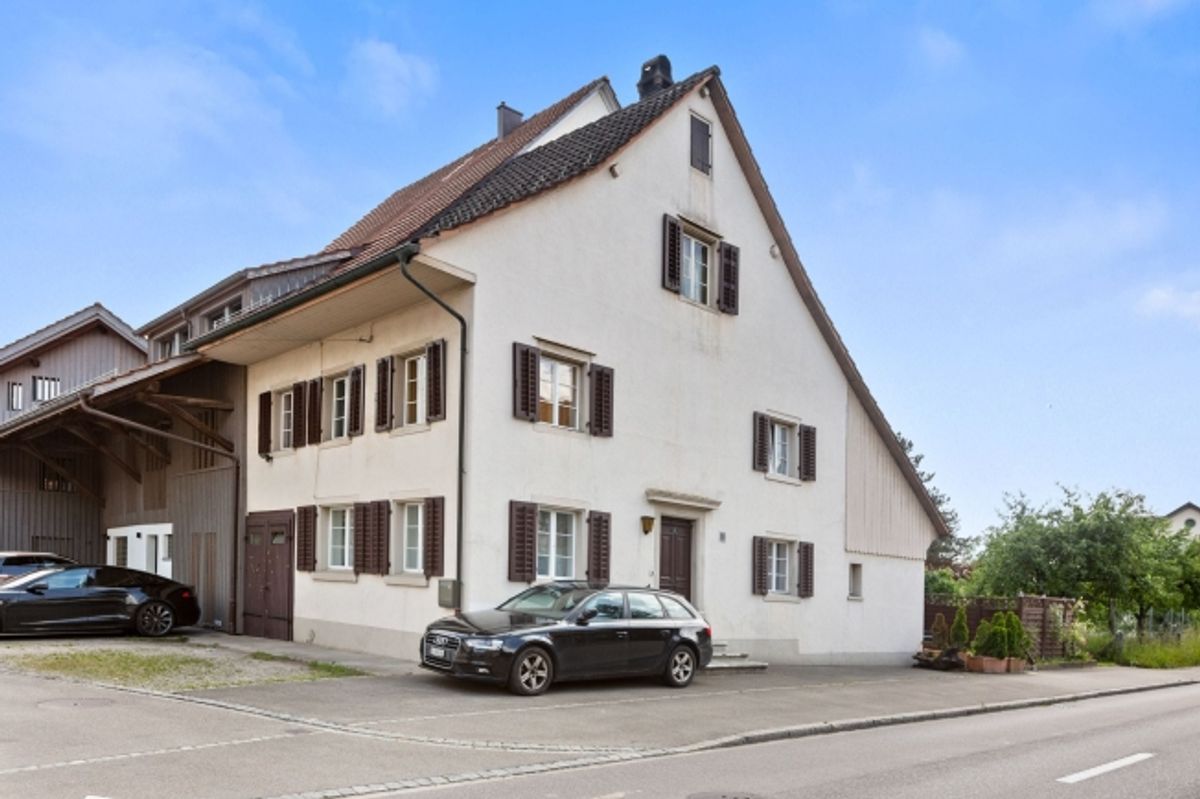Charmantes 7-Zimmer-DEFH mit italienischem Flair und viel Komfort - 0