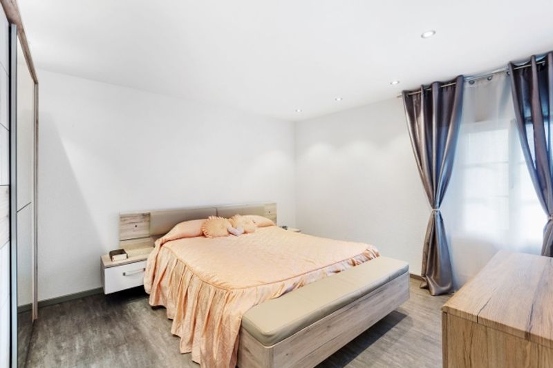 Charmantes 7-Zimmer-DEFH mit italienischem Flair und viel Komfort - 8