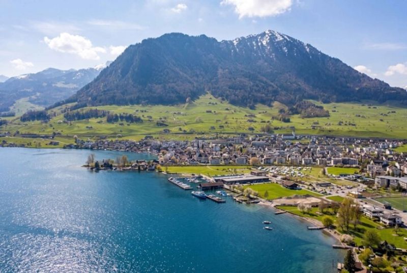 4.5 ZIMMER WOHNUNG MIT BLICK AUF DEN BÜRGENSTOCK - 7