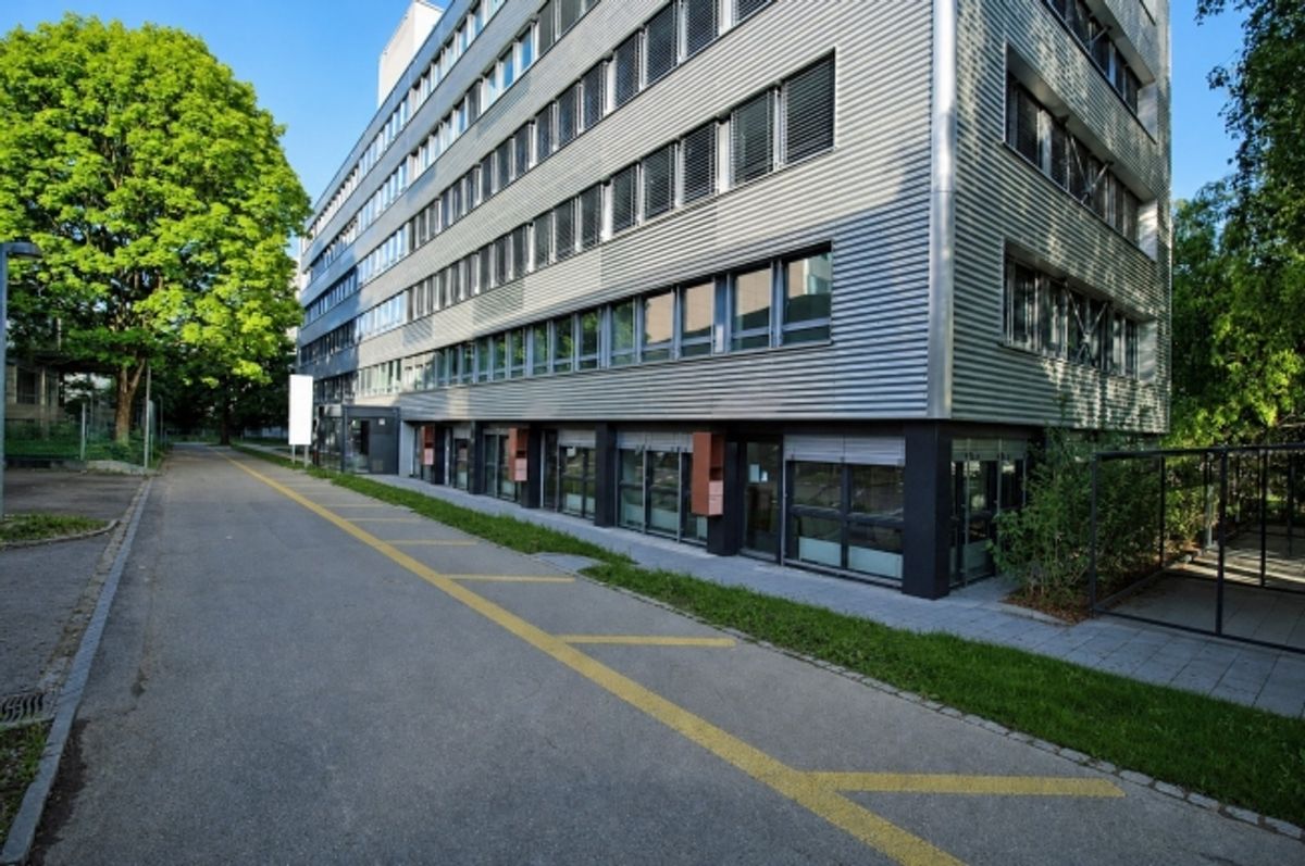 Raum für Ideen, Wachstum und Zusammenarbeit - Büro nahe Stadt Bern - 0
