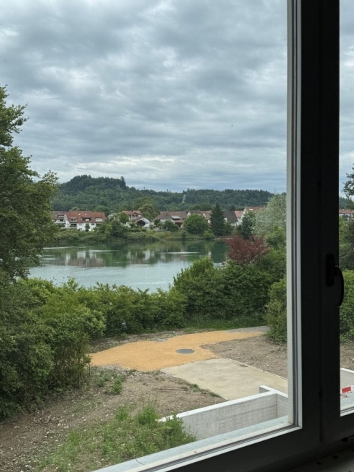 Attraktive Gewerbefläche im Industriegebiet - direkt am Rhein - 4