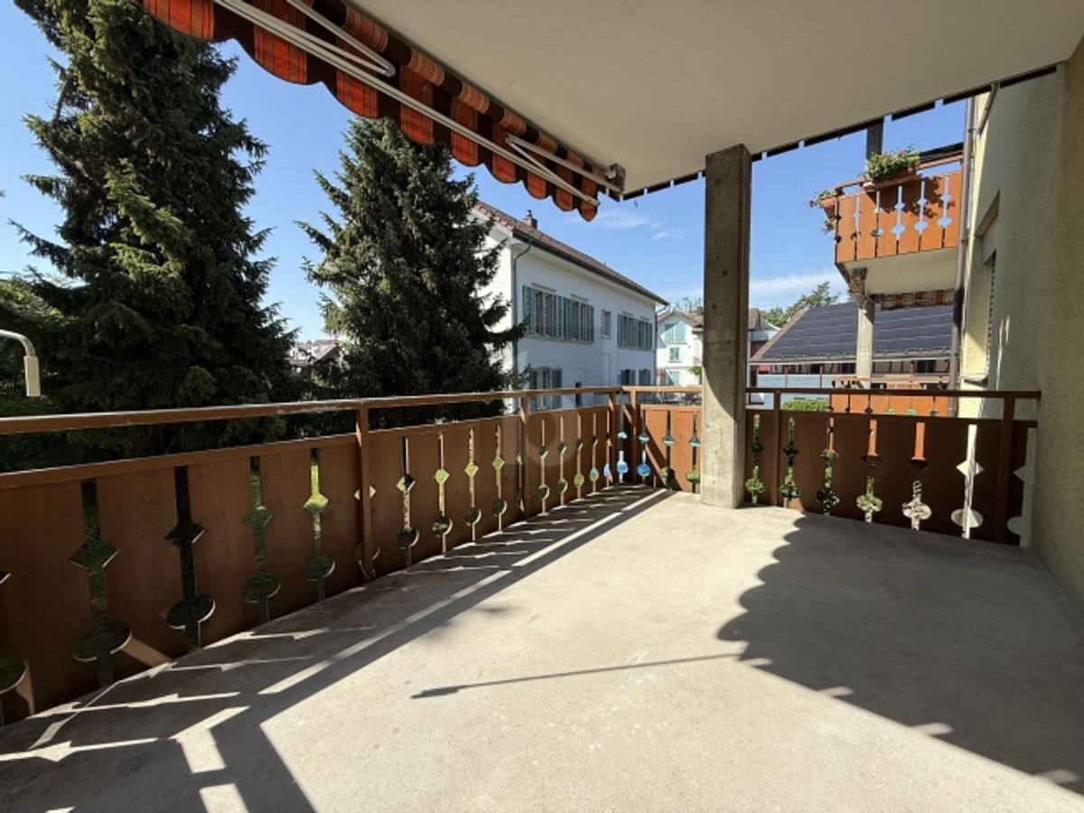 FRISCH RENOVIERT MIT GROSSEM BALKON - 4